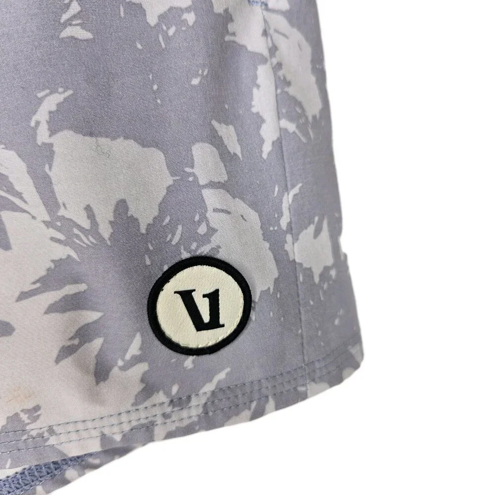 Vuori Men's Cape Shorts In A Grey Palm Print, Size XL - Picture 3 of 10